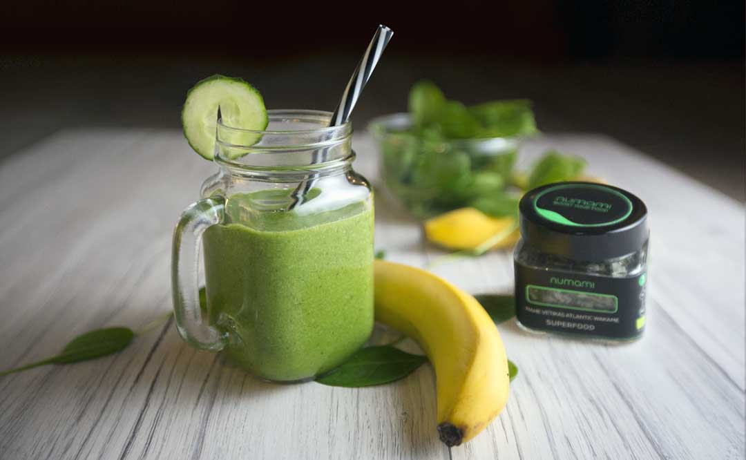 Morning Green Smoothie for Beginners with Wakame Flakes